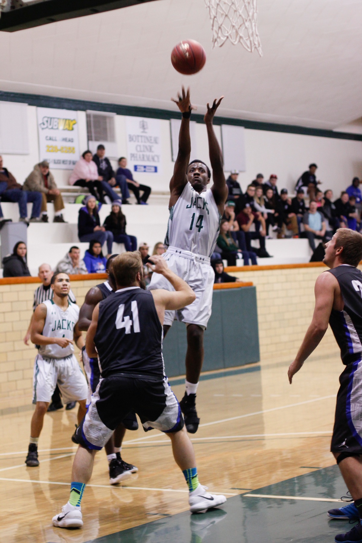 Lumberjacks Continue Win Streak