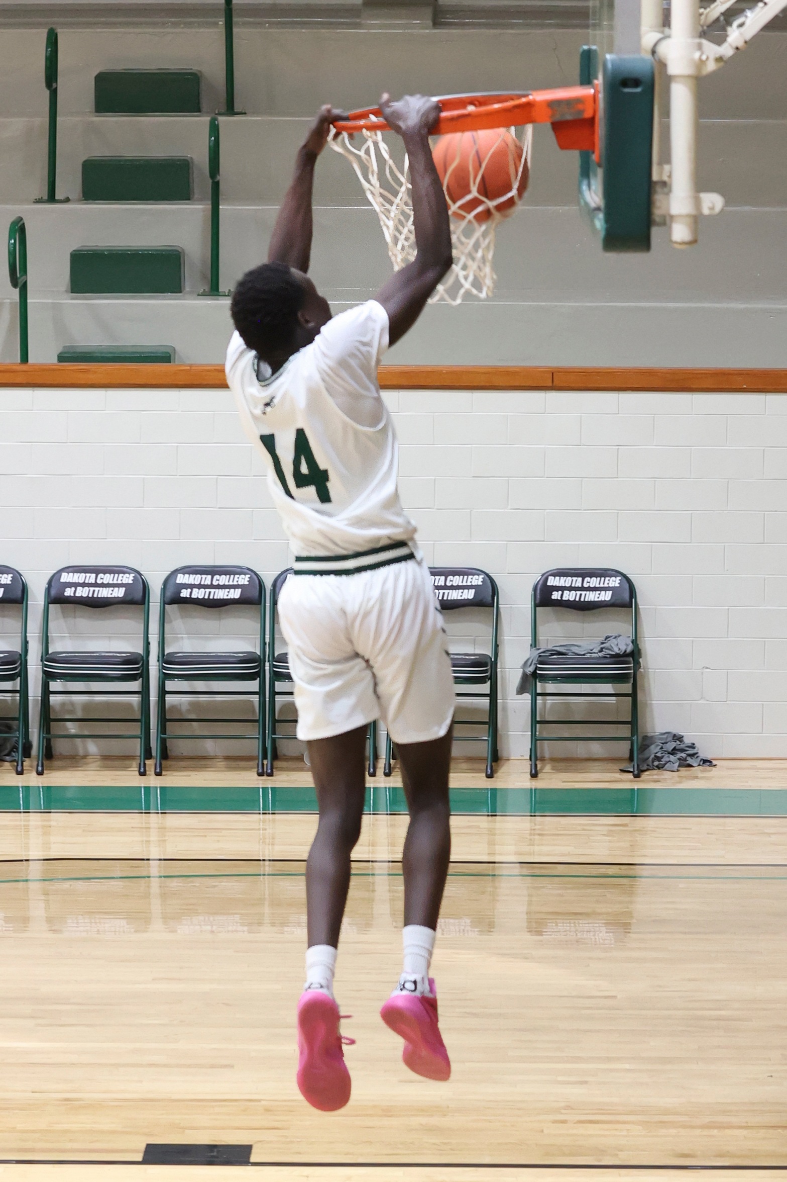 Jacks Roll Past Minnesota Foes