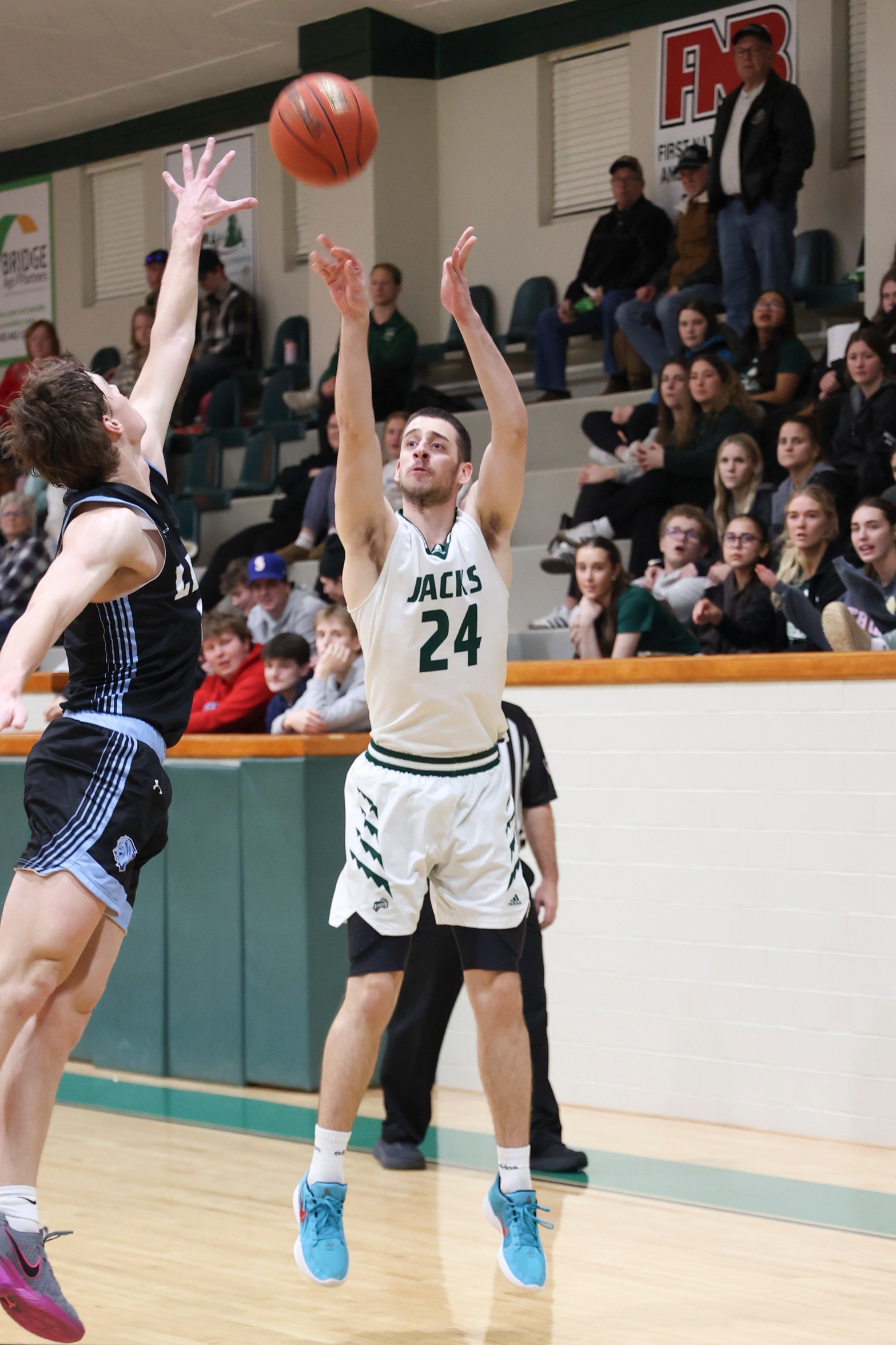 Jacks Drop High Scoring Affair to Royals