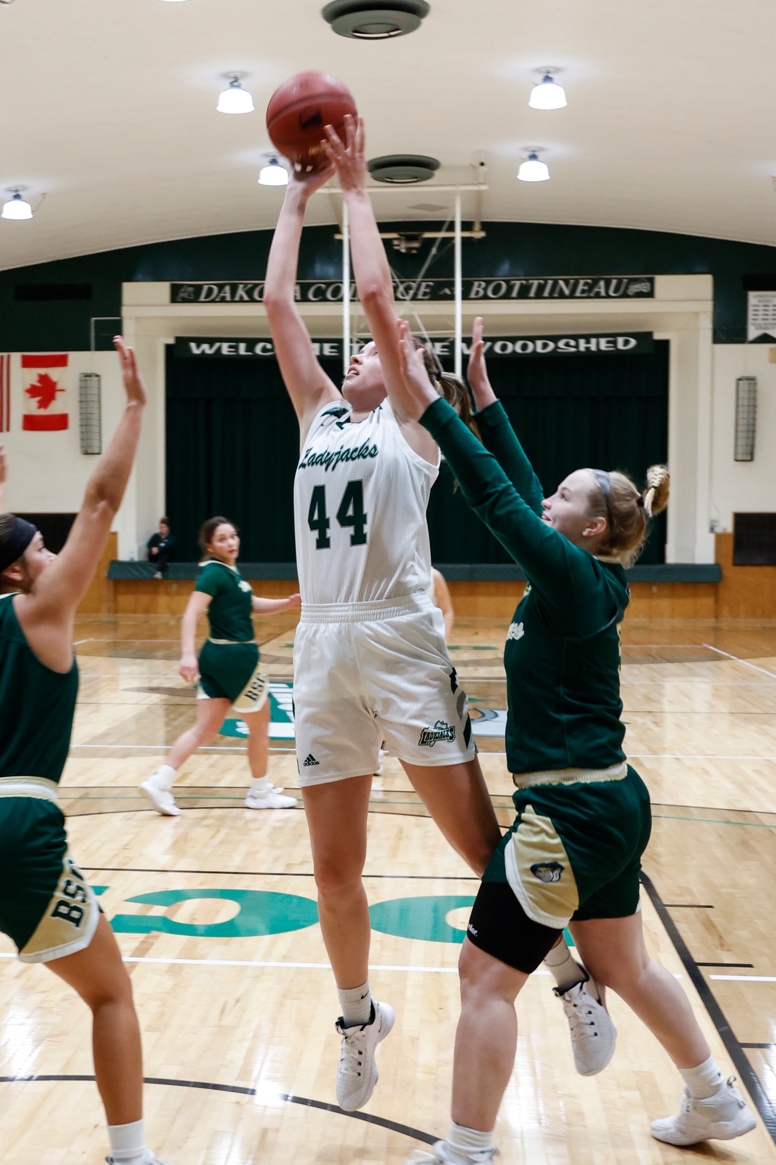 Ladyjacks knock off Pioneers