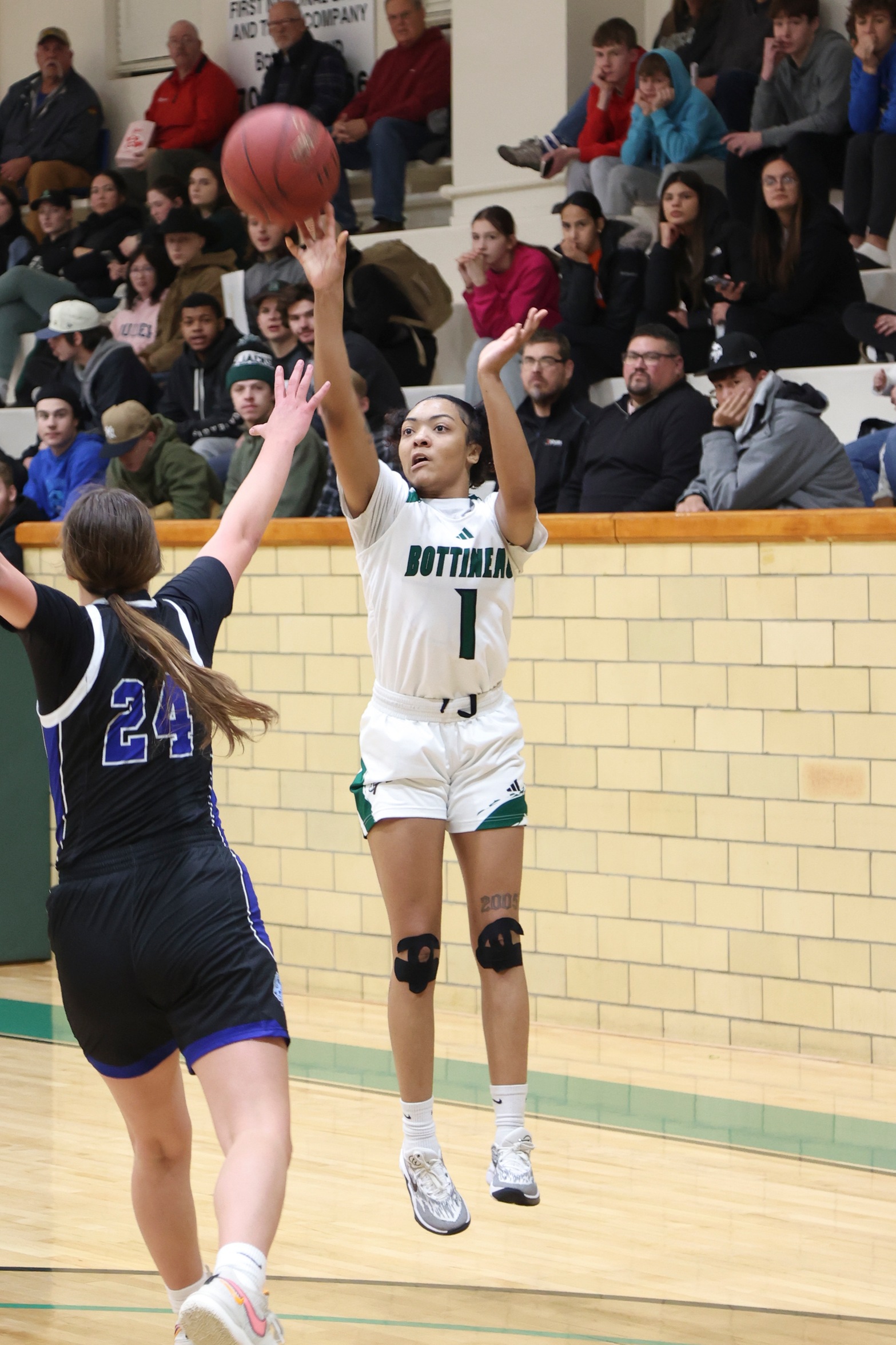 Lumberjacks Fall to Bucs