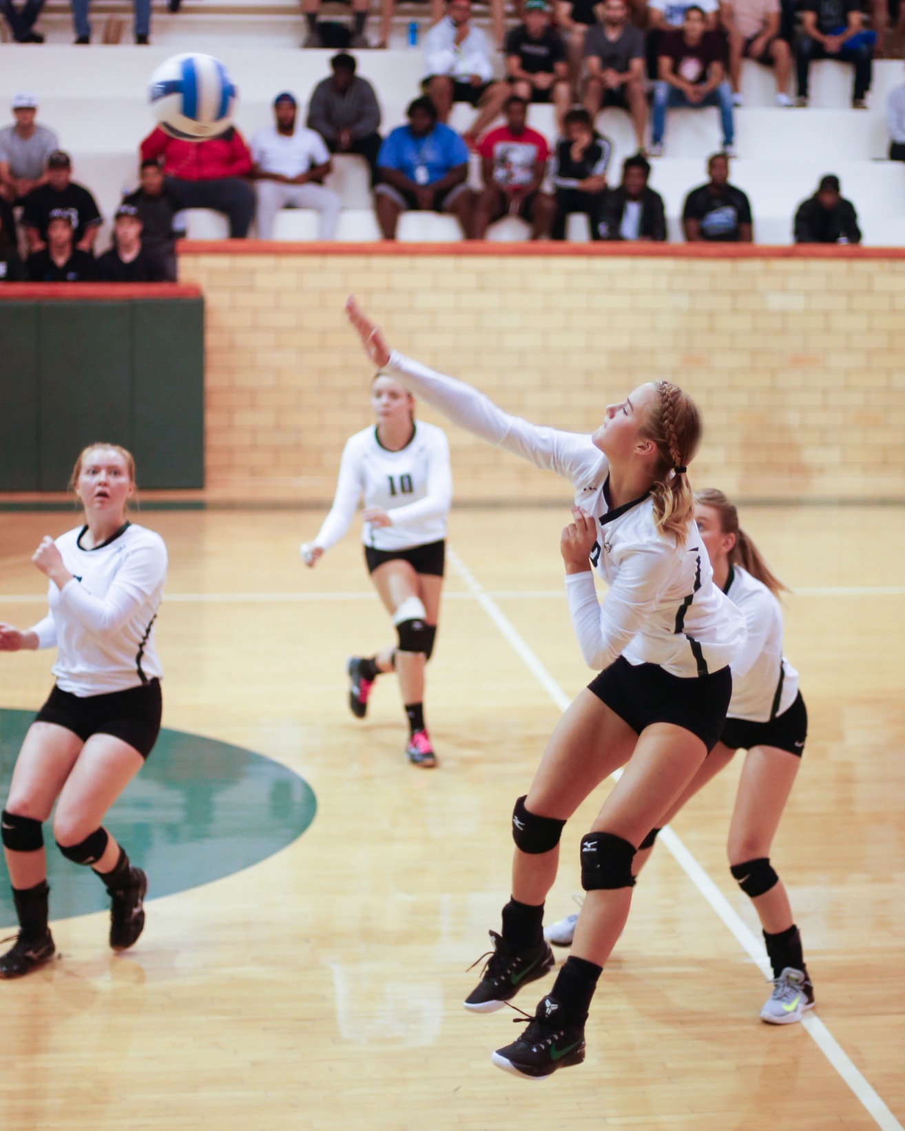 DCB Volleyball Beats Lake Region