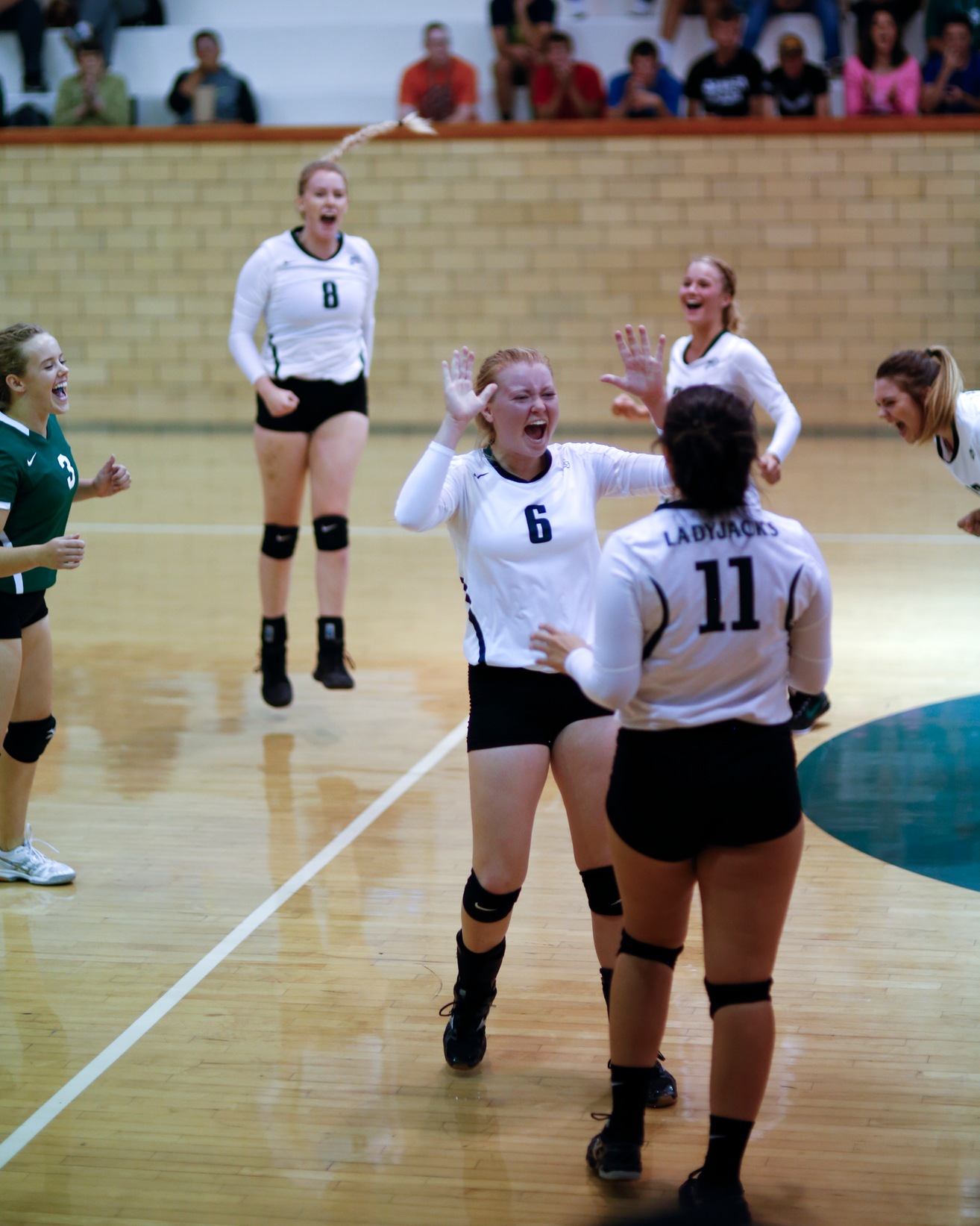 Ladyjacks travel to NDSCS to Continue Win Streak